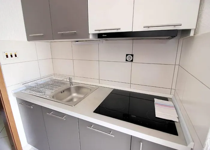 Apartamento By The Sea Mandre, Pag - 6373 Kolan